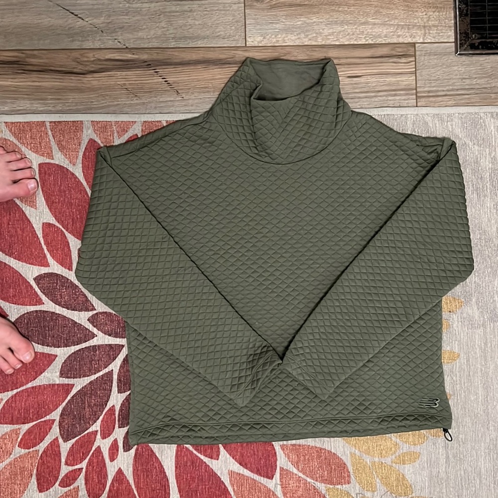 Quilted New Balance Sweatshirt.